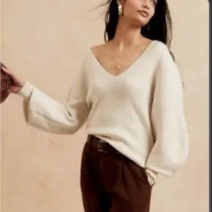 Banana republic cream sweater